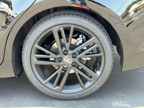 New 2026 Toyota Camry Hybrid FWD image 17