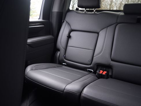 Used 2025 Chevrolet Silverado 3500 LTZ image 14