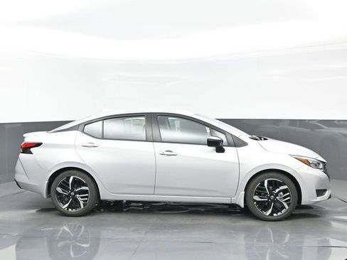 New 2025 Nissan Versa SR w/ Trunk Package image 7
