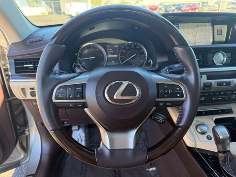Used 2018 Lexus ES 350 w/ Navigation System Package image 13