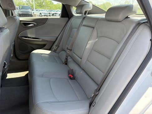 Used 2017 Chevrolet Malibu LT w/ Leather Package FWD image 14
