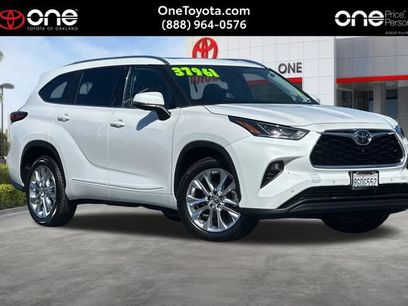 Used 2023 Toyota Highlander Limited