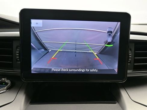 Used 2021 Ford Explorer XLT image 17