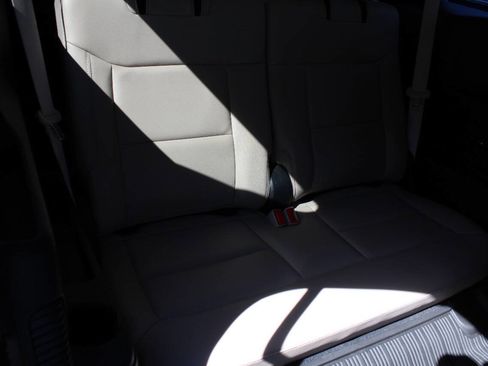 Used 2021 Ford Explorer Limited image 12