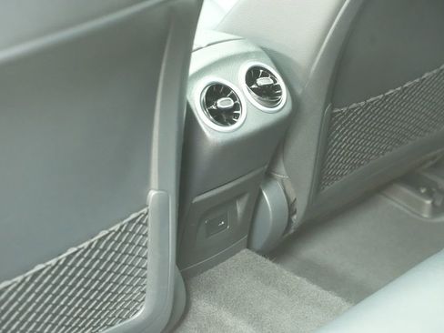 Used 2022 Mercedes-Benz CLA 250 image 12