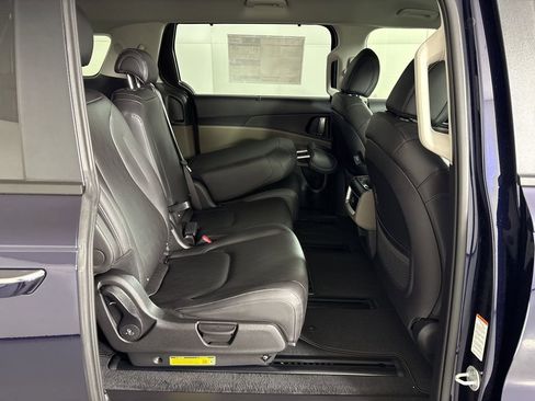 New 2026 Kia Carnival EX image 45