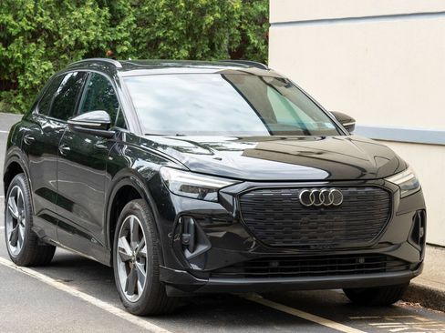 Used 2023 Audi Q4 e-tron Premium Plus w/ Premium Plus AWD/4WD image 14