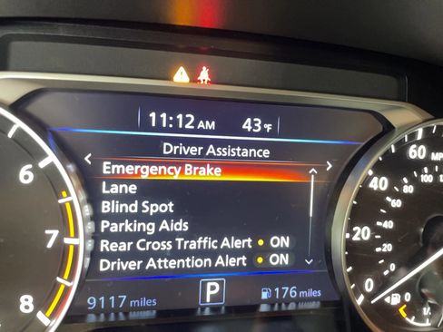 Used 2025 Nissan Altima 2.5 SR image 10