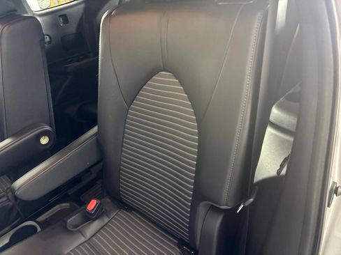 Used 2023 Toyota Highlander XSE FWD image 24