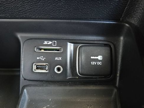 Used 2018 Jeep Cherokee Latitude FWD image 14