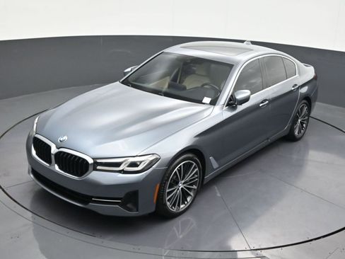 Used 2022 BMW 540i w/ Convenience Package RWD image 16