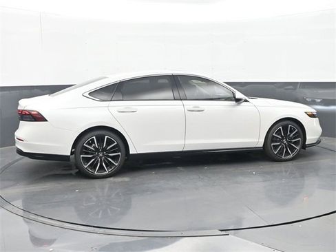 Certified 2025 Honda Accord Touring image 8