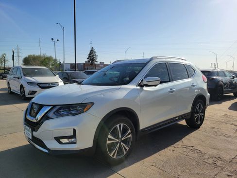 Used 2017 Nissan Rogue SL w/ SL Premium Package AWD/4WD image 3