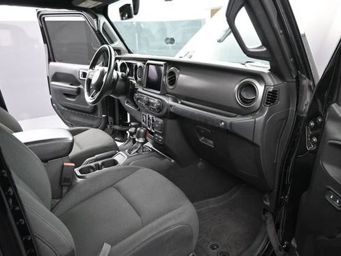 Used 2023 Jeep Gladiator Sport AWD/4WD image 21