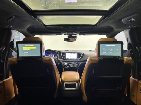 Used 2022 Chrysler Pacifica Pinnacle image 47