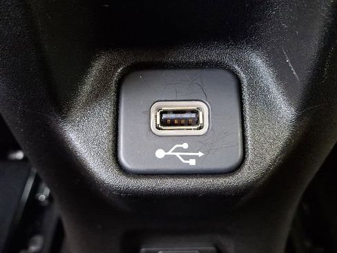 Used 2020 Jeep Renegade Limited AWD/4WD image 12