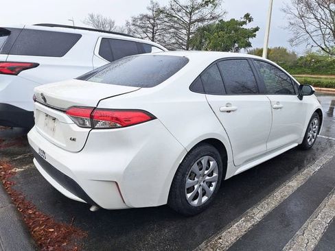 Used 2020 Toyota Corolla LE image 2