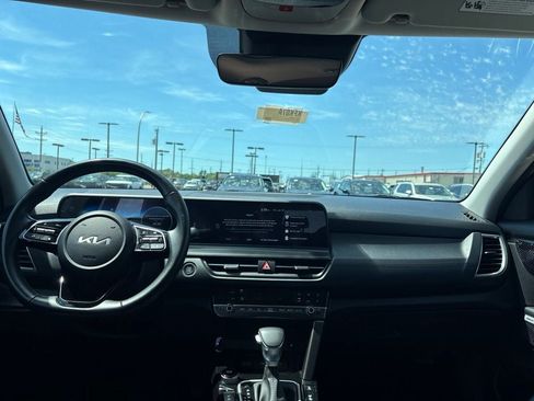 Used 2024 Kia Seltos SX w/ SX Sunroof Package AWD/4WD image 29