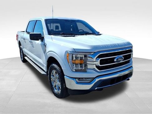 Certified 2022 Ford F150 XLT w/ Equipment Group 302A High image 11