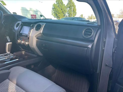 Used 2016 Toyota Tundra SR5 w/ SR5 Upgrade Package image 18