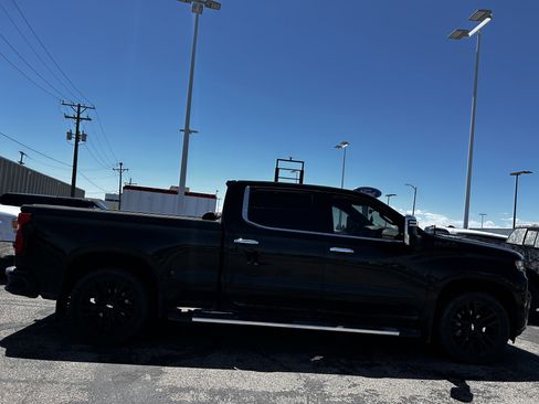 Used 2020 Chevrolet Silverado 1500 High Country w/ Technology Package AWD/4WD image 6