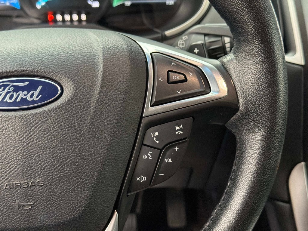 Used 2016 Ford Edge SEL w/ Equipment Group 201A AWD/4WD image 29