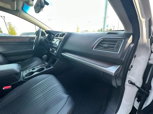 Used 2018 Subaru Outback 3.6R Limited AWD/4WD image 22