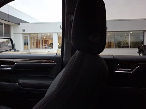 Certified 2022 GMC Sierra 1500 Elevation image 17