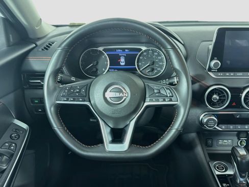 Used 2025 Nissan Sentra SR FWD image 17