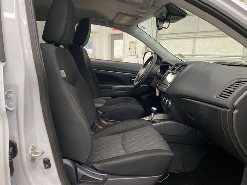 Used 2025 Mitsubishi Outlander Sport ES AWD/4WD image 19