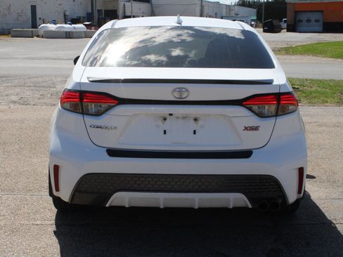 Used 2020 Toyota Corolla XSE FWD image 6