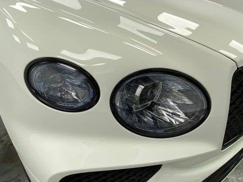 Used 2024 Bentley Bentayga image 10