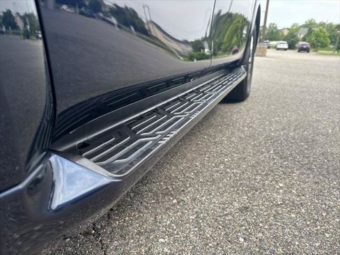 Used 2018 INFINITI QX80 4WD w/ Driver Assistance Package image 11