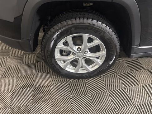 Used 2023 Jeep Grand Cherokee Limited image 54