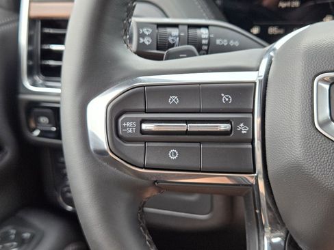Used 2025 GMC Yukon Denali AWD/4WD image 27