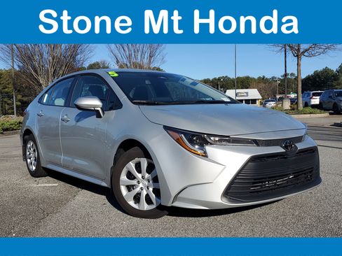 Used 2025 Toyota Corolla LE image 1