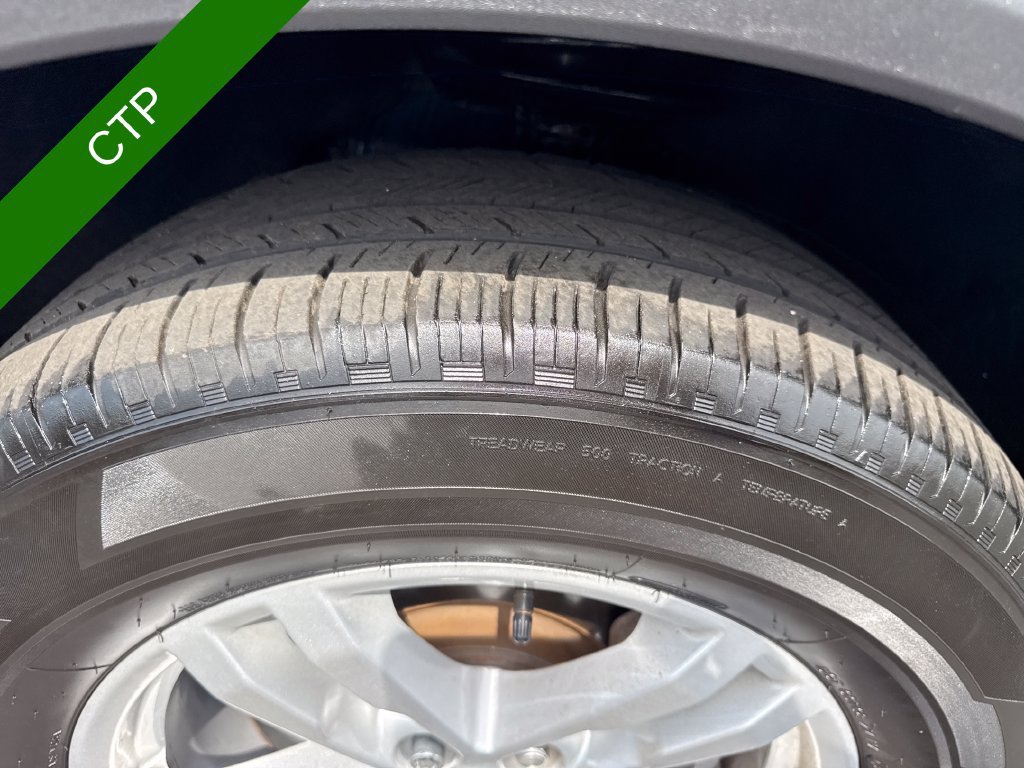 Used 2023 Ford Explorer XLT w/ Equipment Group 202A AWD/4WD image 18