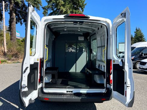 Used 2018 Ford Transit 150 130 Medium Roof image 18