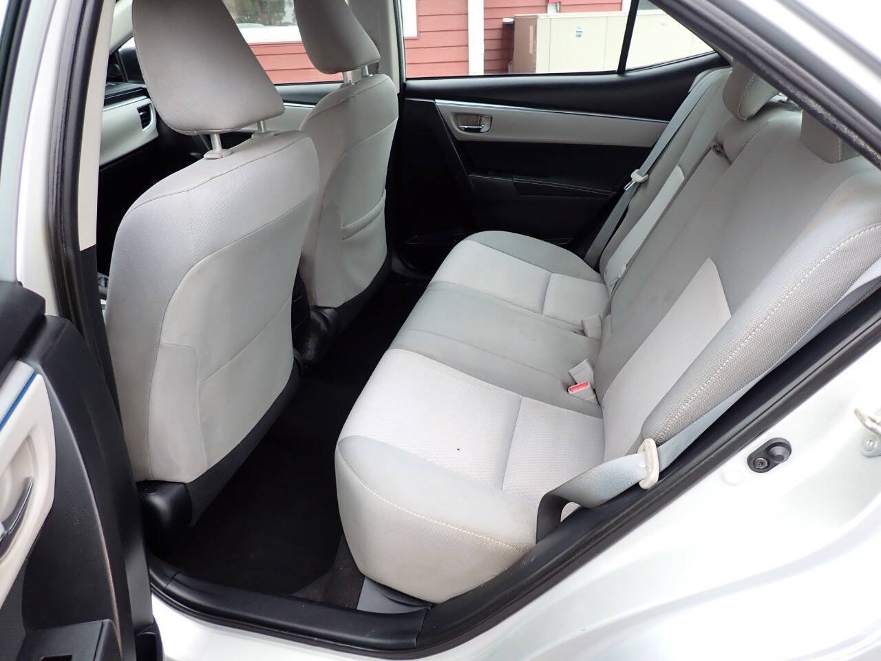 Used 2015 Toyota Corolla LE FWD image 8
