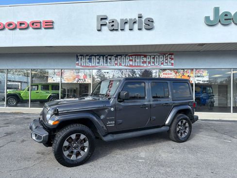 Used 2018 Jeep Wrangler Unlimited Sahara image 2