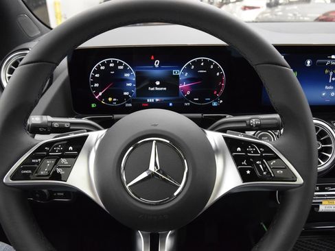 New 2026 Mercedes-Benz GLA 250 image 23