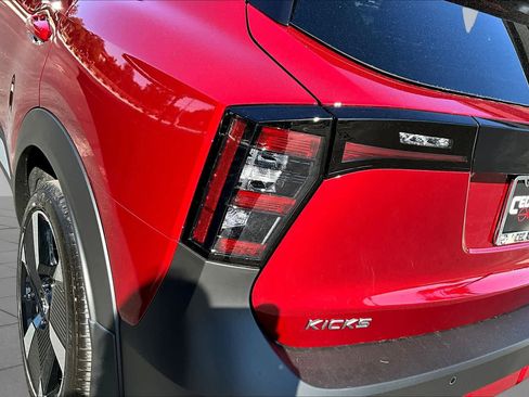 New 2026 Nissan Kicks SR w/ Cold Weather Package AWD/4WD image 14