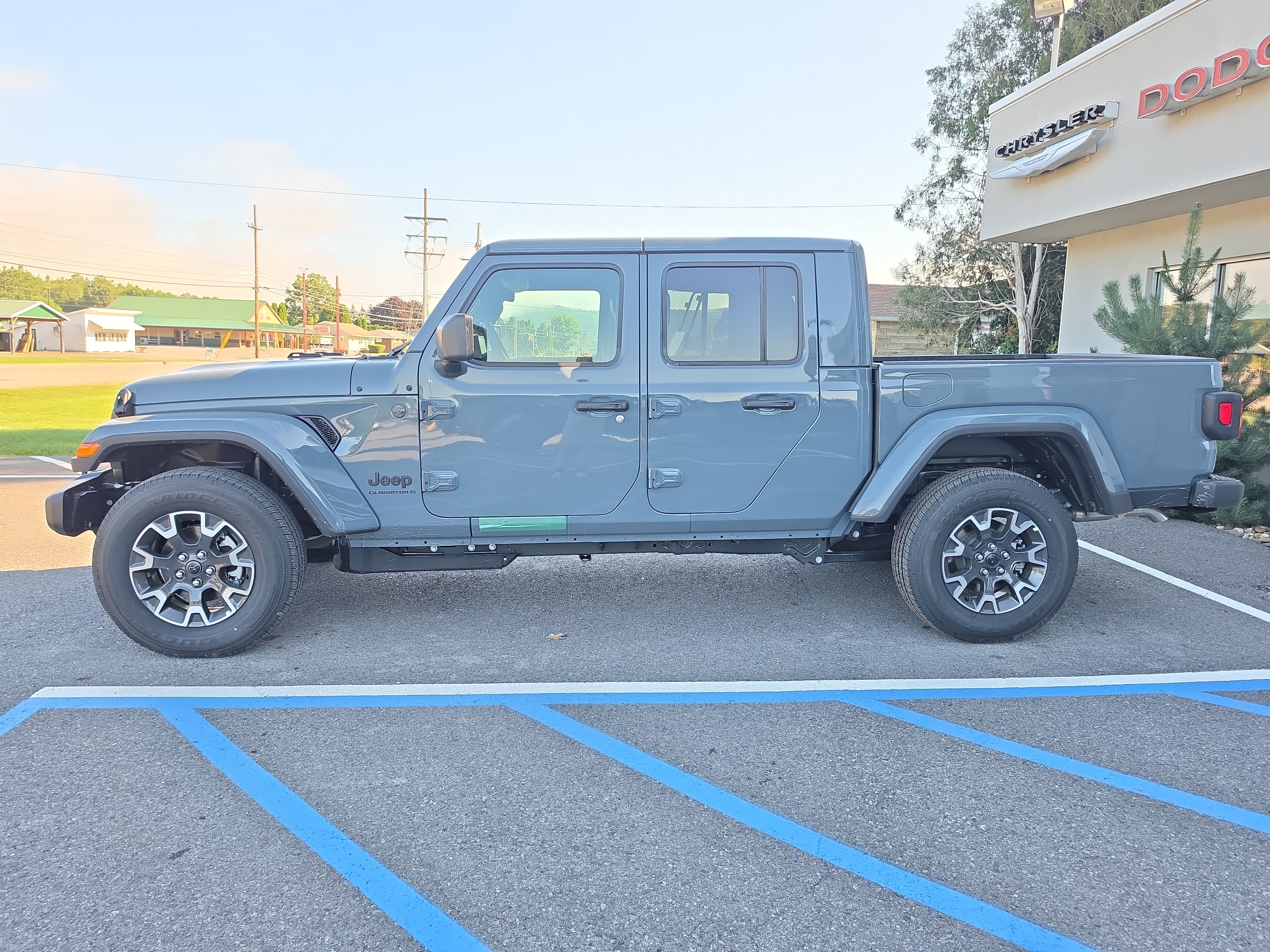 New 2026 Jeep Gladiator Sport AWD/4WD image 7