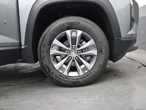 Used 2025 Chevrolet Equinox LT FWD image 22