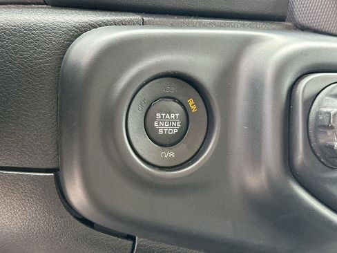 Used 2020 Jeep Wrangler Unlimited Sahara w/ Uconnect 4C Nav & Sound Group image 29