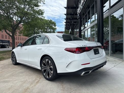 Used 2025 Mercedes-Benz E 350 4MATIC Sedan image 6