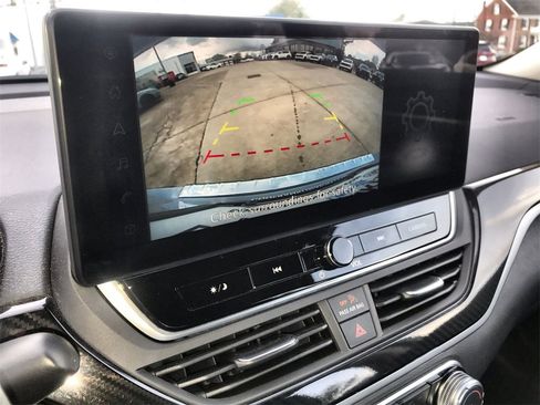 Used 2023 Nissan Altima 2.5 SR w/ SR Premium Package image 17