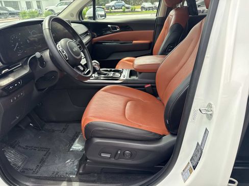 Used 2024 Kia Carnival SX FWD image 20