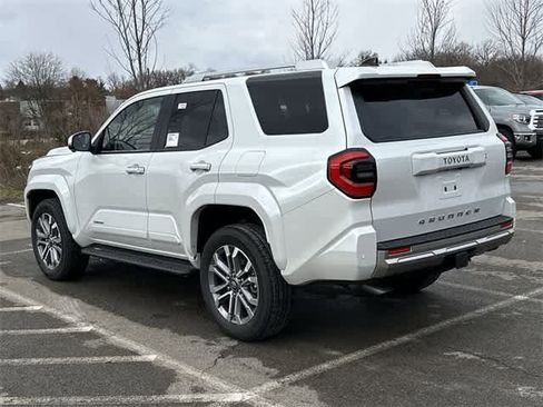 Used 2025 Toyota 4Runner Limited image 30