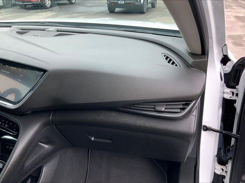 Used 2023 Buick Envision Essence image 14